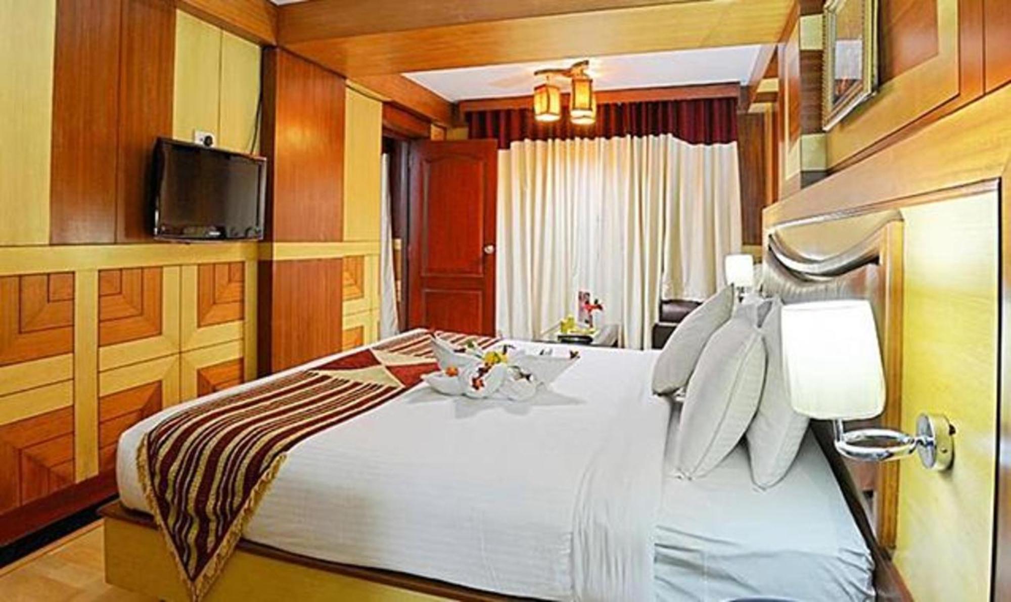 Ponmariresidency Hotel Ooty Bagian luar foto