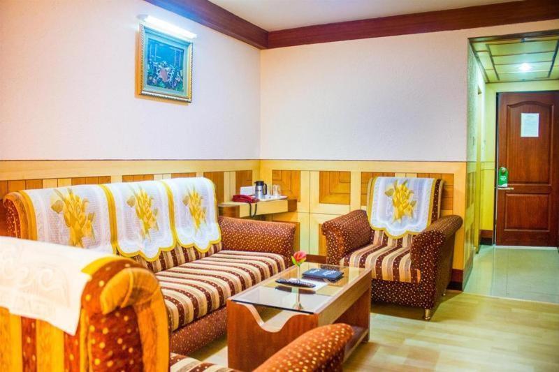 Ponmariresidency Hotel Ooty Bagian luar foto