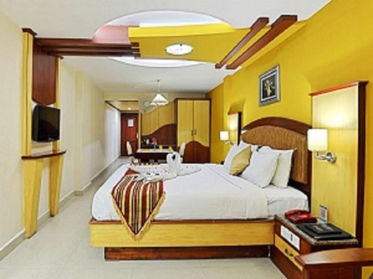Ponmariresidency Hotel Ooty Bagian luar foto