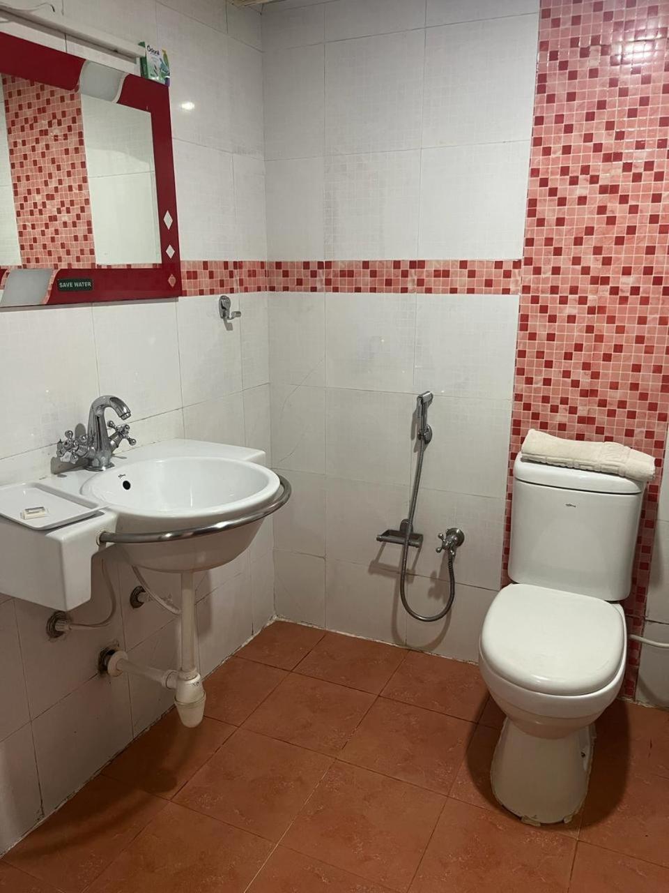 Ponmariresidency Hotel Ooty Bagian luar foto