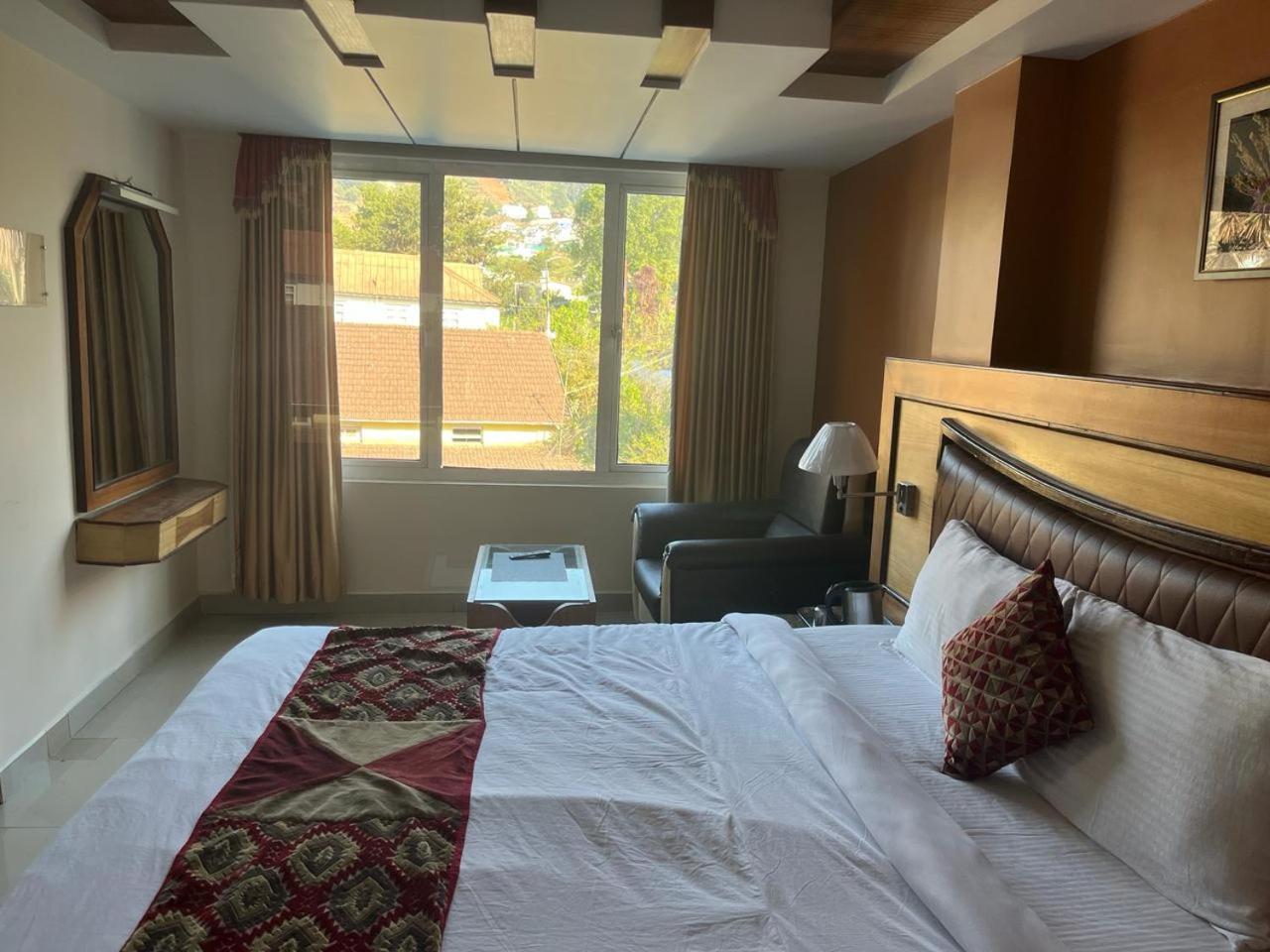 Ponmariresidency Hotel Ooty Bagian luar foto