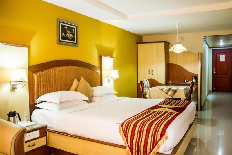Ponmariresidency Hotel Ooty Bagian luar foto