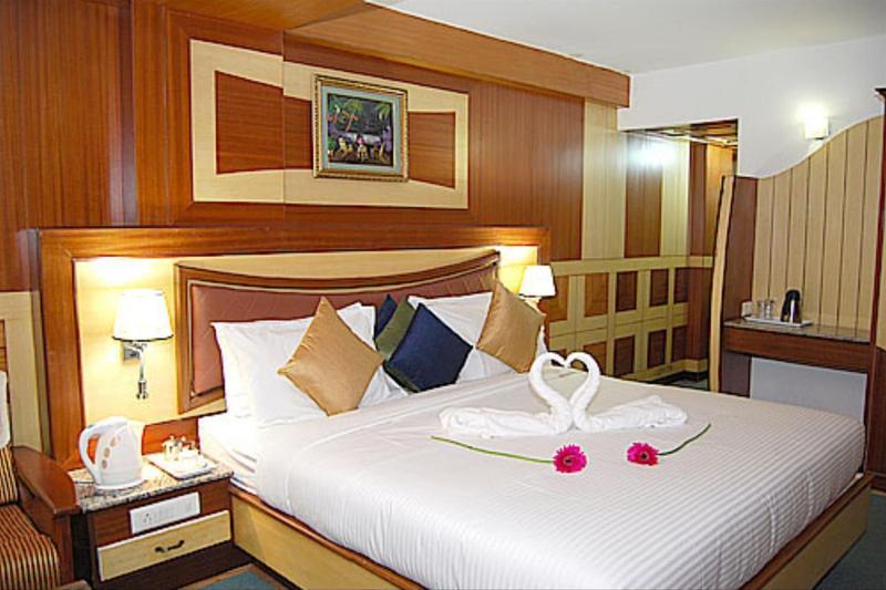 Ponmariresidency Hotel Ooty Bagian luar foto