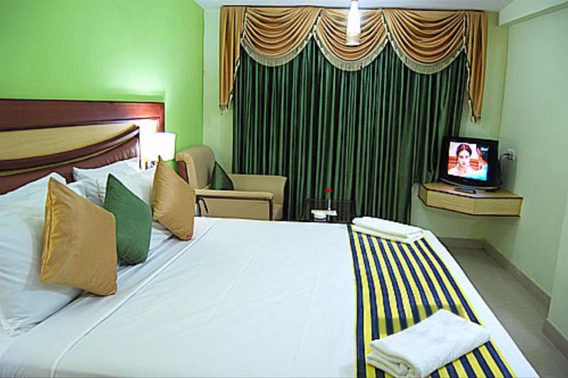 Ponmariresidency Hotel Ooty Bagian luar foto